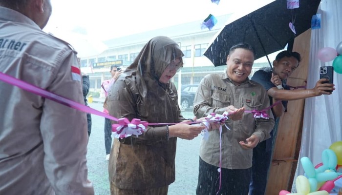 Dalam Hujan, Bupati Afni Buka Kompetisi Gema Pros Tingkat SMP se-Kabupaten Siak