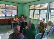 Camat Teluk Meranti Hadiri Penyerahan BLT Tahap III di Desa Petodaan