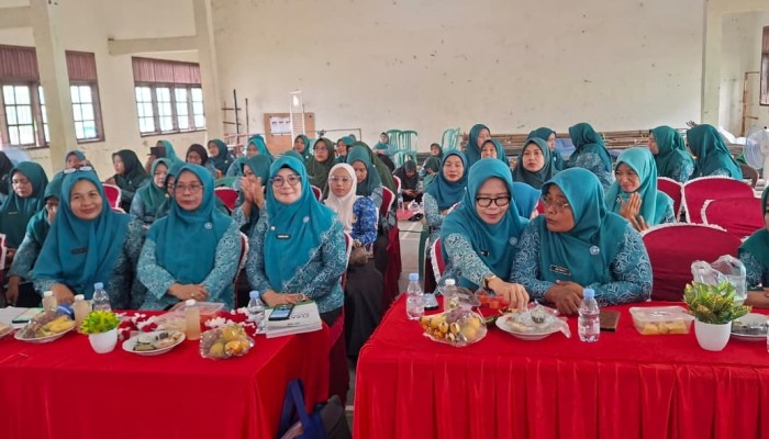 Pertemuan Rutin PKK Kecamatan Kerumutan di Hadiri Ketua Pokja 1 PKK Kab. Pelalawan