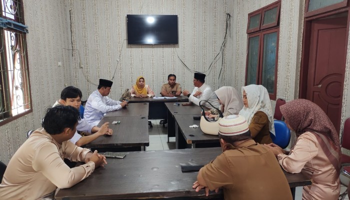 Kasi Pemerintahan Kantor Camat Bandar Petalangan Pimpin Rapat Persiapan Pawai Budaya Hari Jadi Kabupaten Pelalawan ke-27