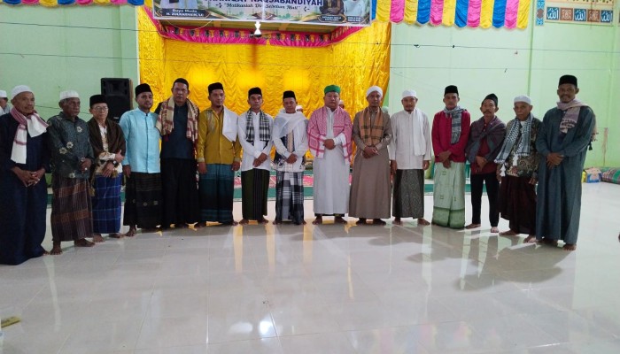 Mewakili Bupati Pelalawan, Camat Pangkalan Kerinci secara resmi membuka khalwat Suluk