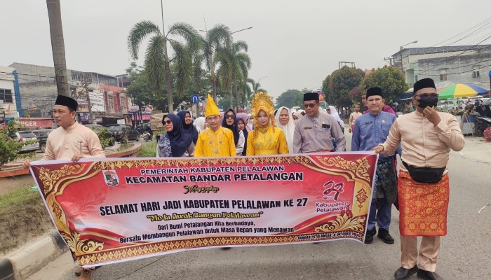 Pemerintah Kecamatan Bandar Petalangan Ikut Serta Pawai Budaya Meriahkan HUT Kabupaten Pelalawan Ke-27