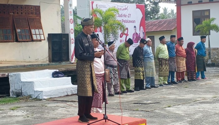 Lurah Teluk Dalam T.Eri Yusri, S.Pd Pimpin Upacara Peringatan Hari Jadi Kabupaten Pelalawan ke-27